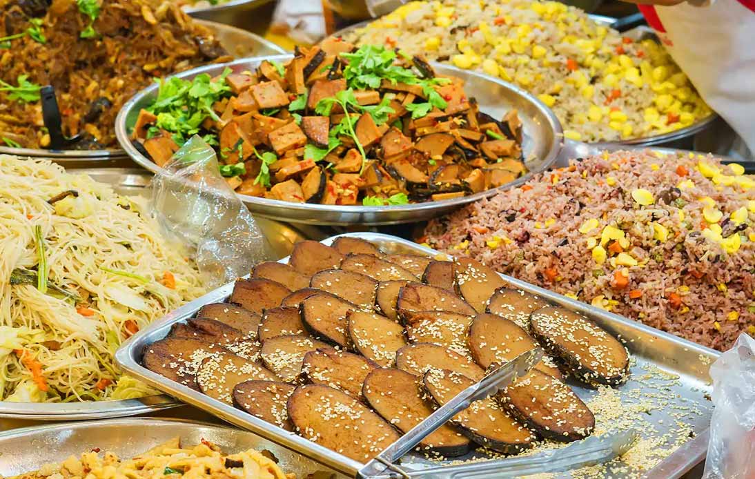 Many choices of foods during the vegetarian festival