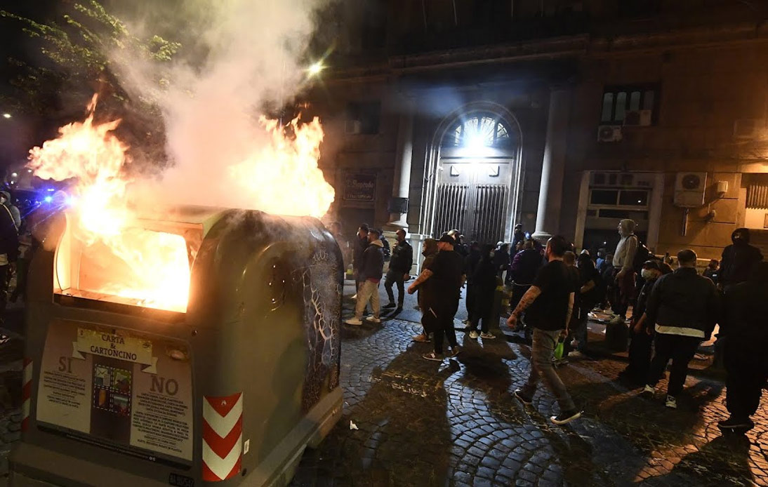 Protesters burn down the public asset in Naples, Italy
